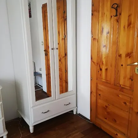 Central 5 Min Beach Apartment With Bathtub Penzion *