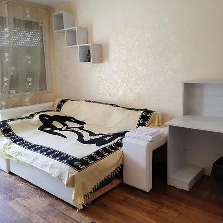 Penzion Central 5 Min Beach Apartment With Bathtub *