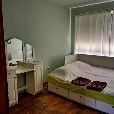 Penzion Central 5 Min Beach Apartment With Bathtub