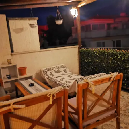 Central 5 Min Beach Apartment With Bathtub Varna